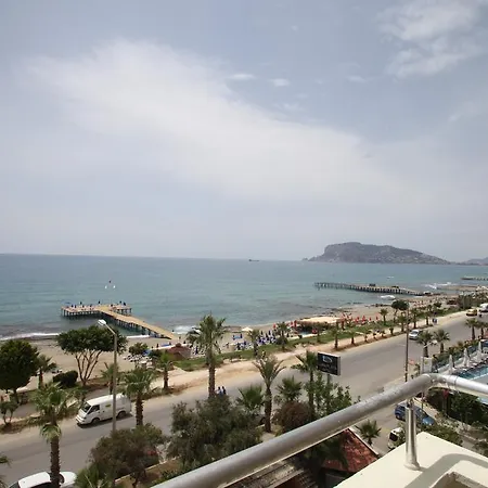 Semt Luna מלון 2*